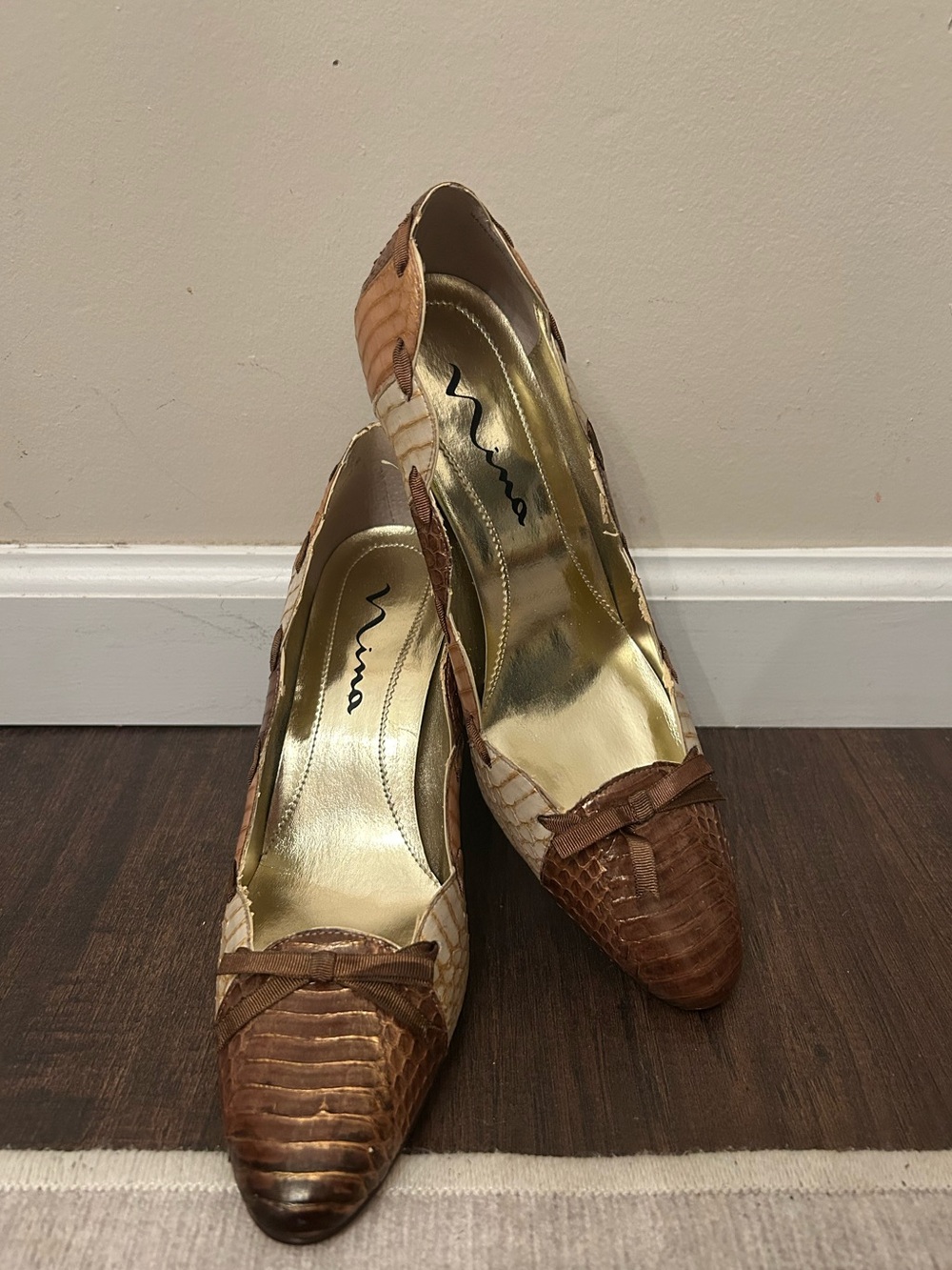 Nina Sz 8 Brown & Tan Snakeskin Pattern Leather Cap Toe Pumps Regency Western